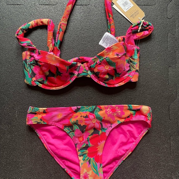 Billabong Vibrant Floral Bikini Set - Picture 1 of 3